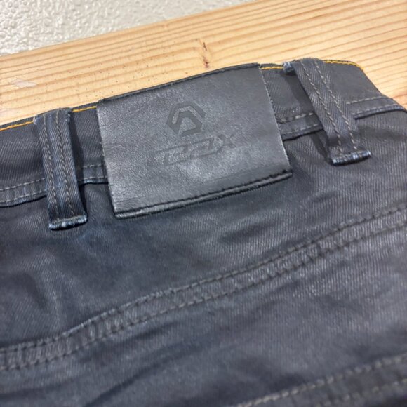 Reax Motorcycle Pants Mens 34x32 Black Waxed Denim Feel Padded Knees Biker - Picture 13 of 14